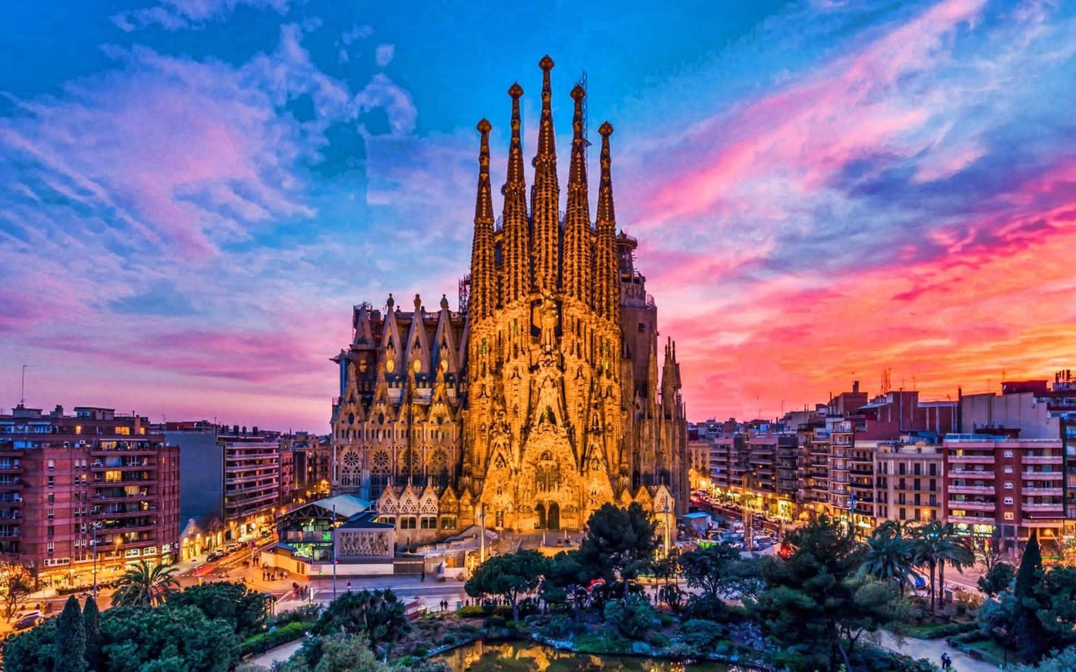 Sagrada Família al atardecer
