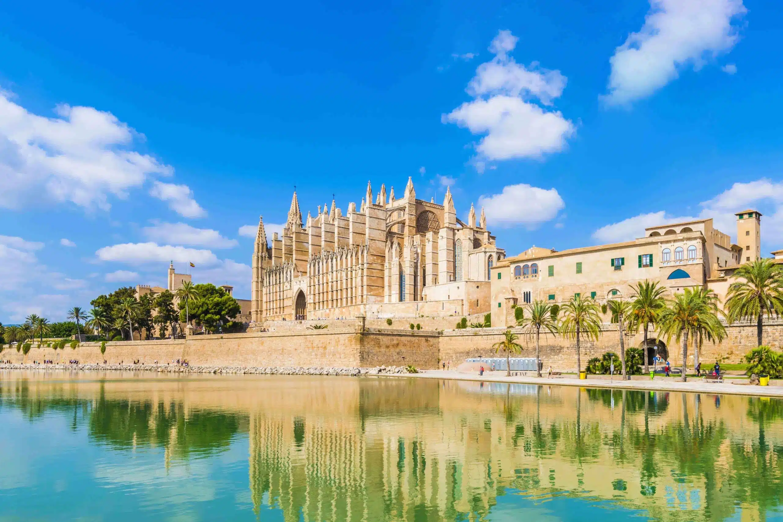 ¡CHOLLO! Vuelo + Hotel en Mallorca